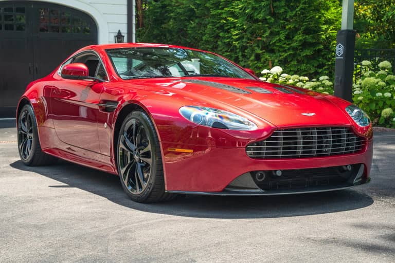 2011 Aston Martin V12 Vantage on cars&bids
