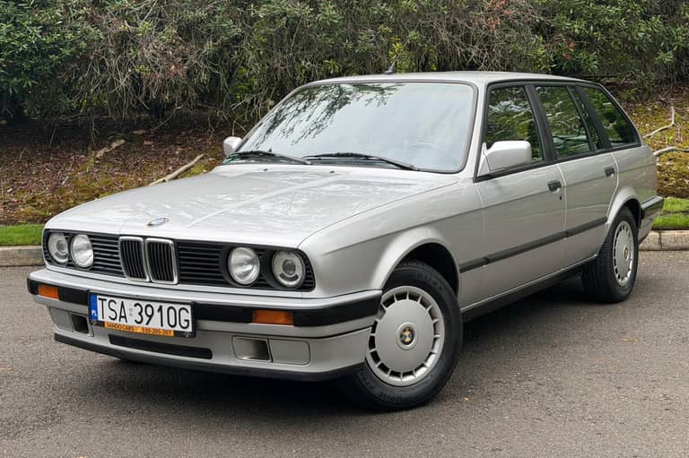 1990 BMW 318i Touring  on cars&bids
