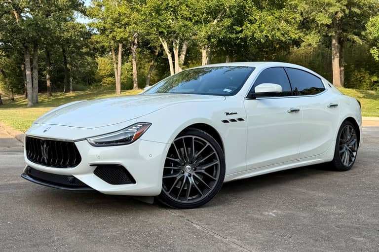 2022 Maserati Ghibli Modena Q4 on cars&bids