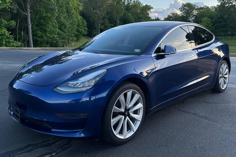 Rapid Classics: Eine Suche. Alle Oldtimer. 26 » Rapid Classics: Eine Suche. Alle Oldtimer. 2019 Tesla Model 3 Standard Range Plus