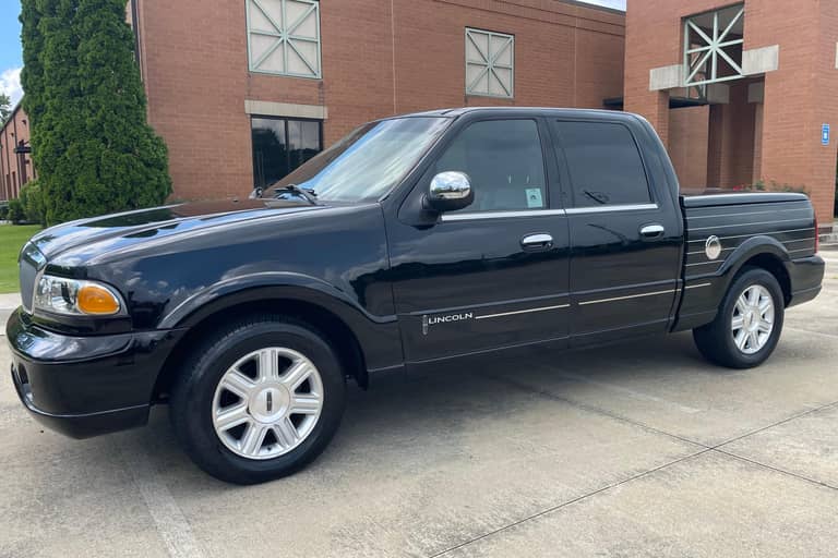 2002 Lincoln Blackwood on cars&bids