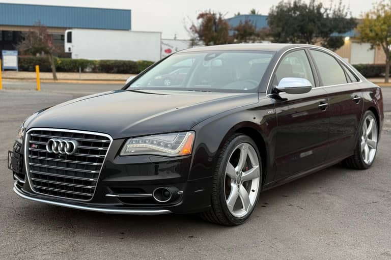 2014 Audi S8 on cars&bids