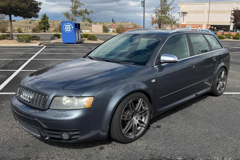 2005 Audi S4 Avant on cars&bids