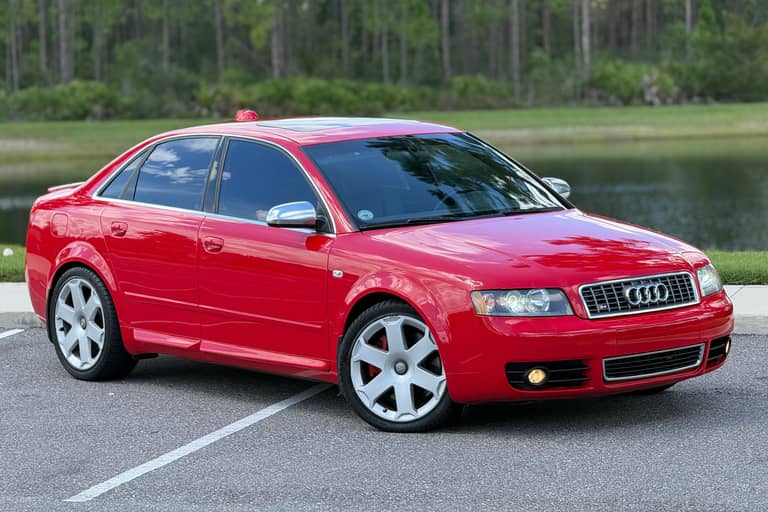 2004 Audi S4 Sedan on cars&bids