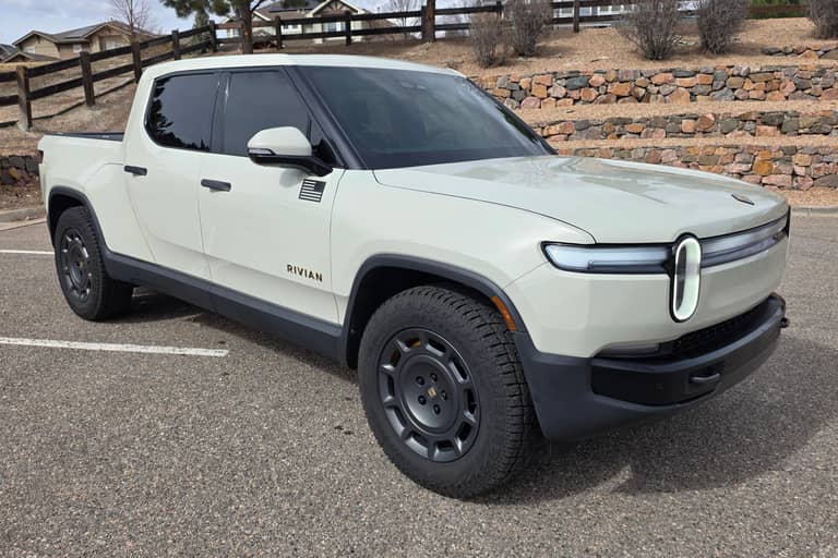 2025 Rivian R1T California Dune Edition on cars&bids
