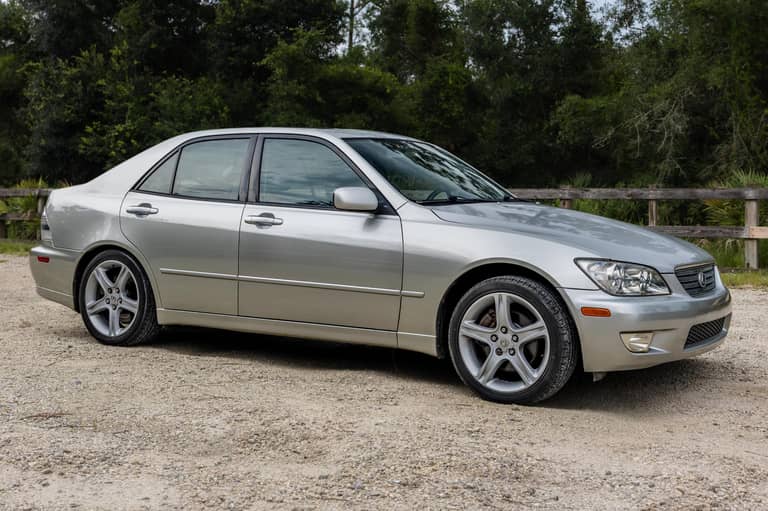 2001 Lexus IS 300 on cars&bids