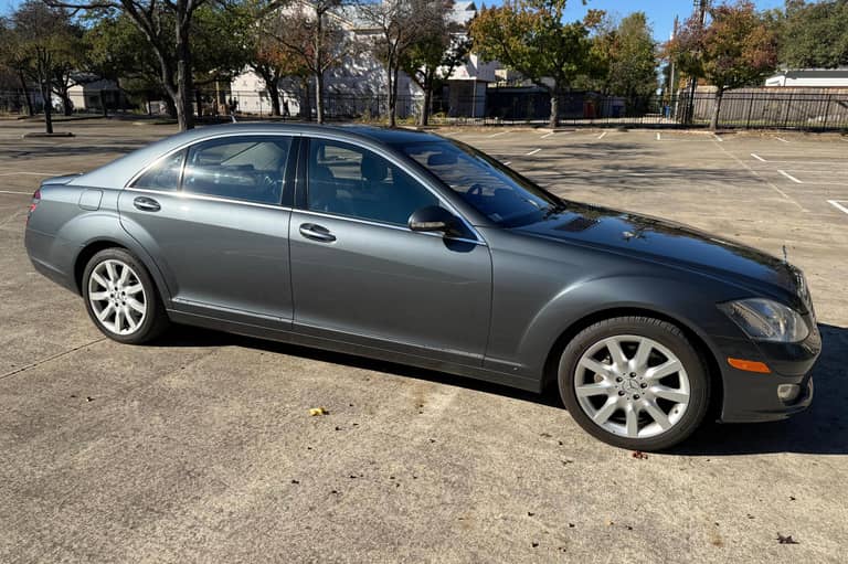 2007 Mercedes-Benz S550  on cars&bids