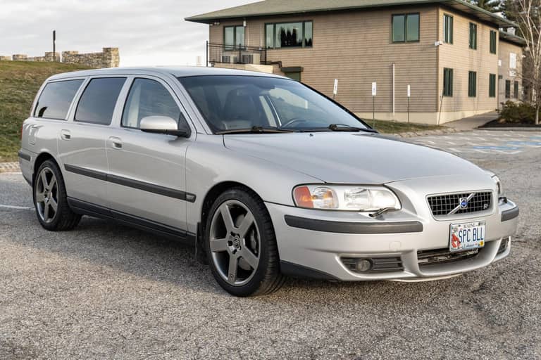 2004 Volvo V70R on cars&bids