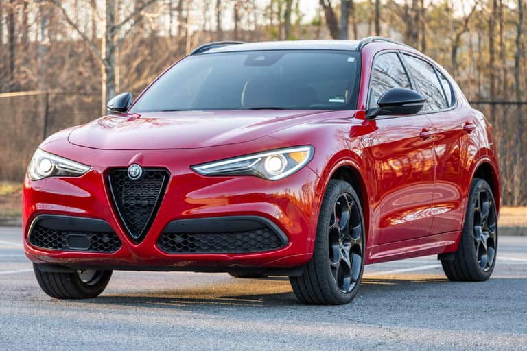 2022 Alfa Romeo Stelvio Veloce Q4 on cars&bids