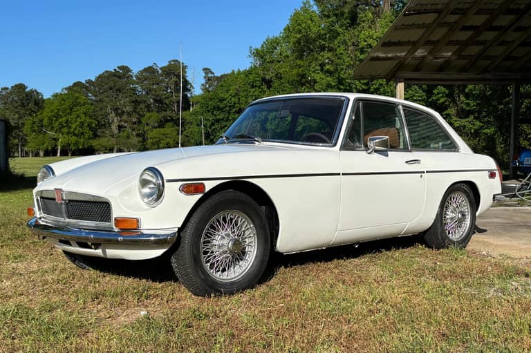 1974 MGB GT on cars&bids