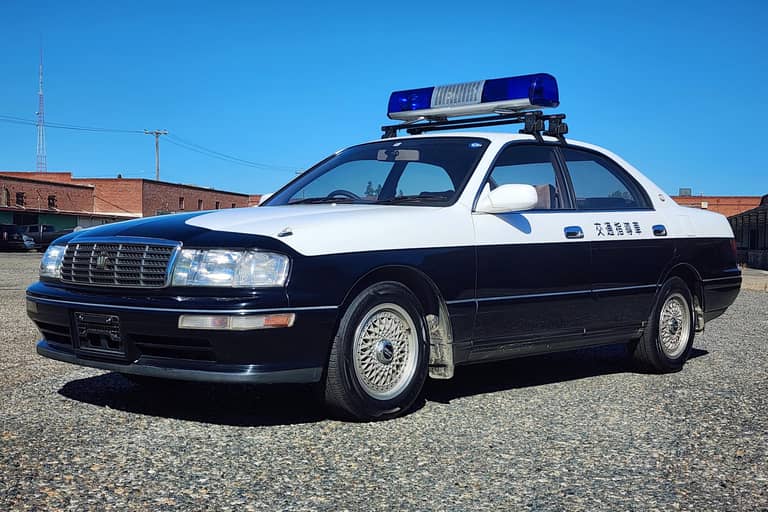 toyota crown royal saloon police