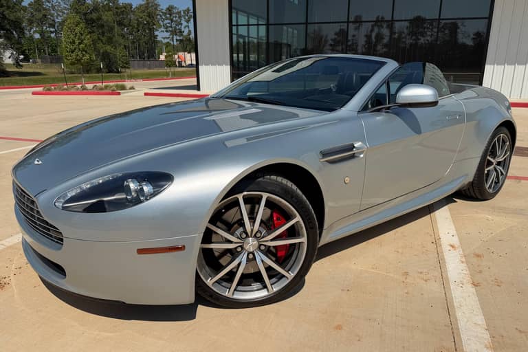 2012 Aston Martin V8 Vantage Roadster on cars&bids