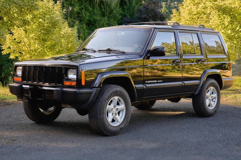 Jeep Cherokee xj 黒 2000 Black Jeep Cherokee XJ - YouTube