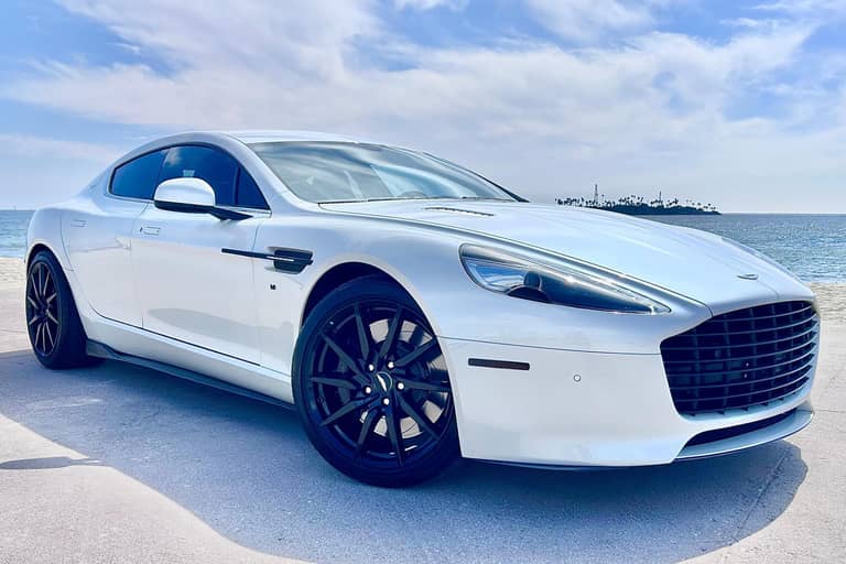 【JOJO】Aston Martin Rapide ラピード Aston Martin Rapide S