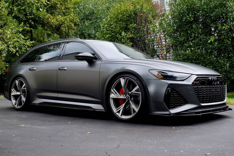 TK-KLW000103 1/18 2021 Audi RS6 C8 Avant Gray | LINE UP