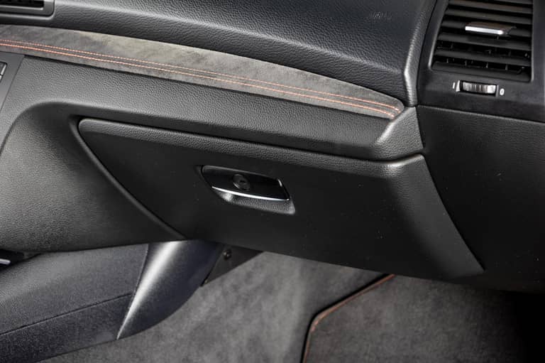 Glovebox (open and closed)
