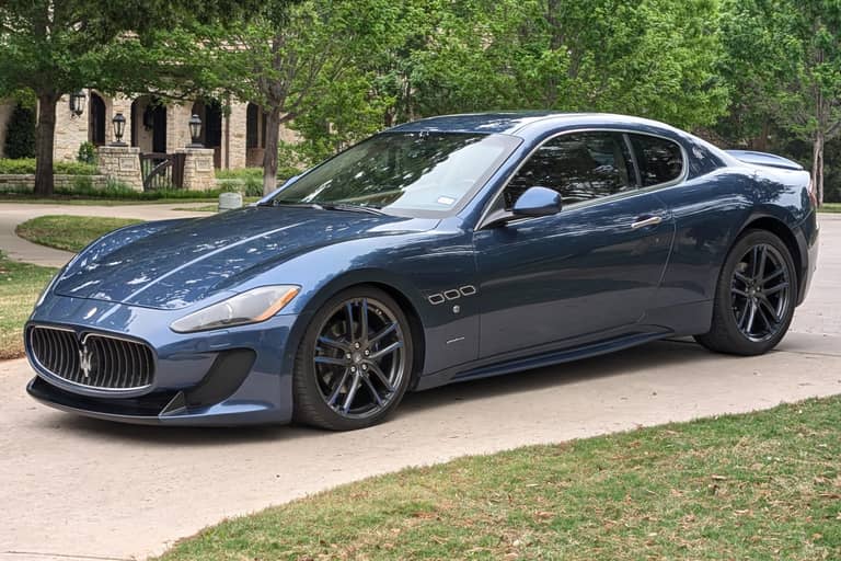 Maserati GranTurismo ボディカバー定価１0万以上 予約商品 ** BBRC298B Maserati Granturismo Folgore 2023 Blu