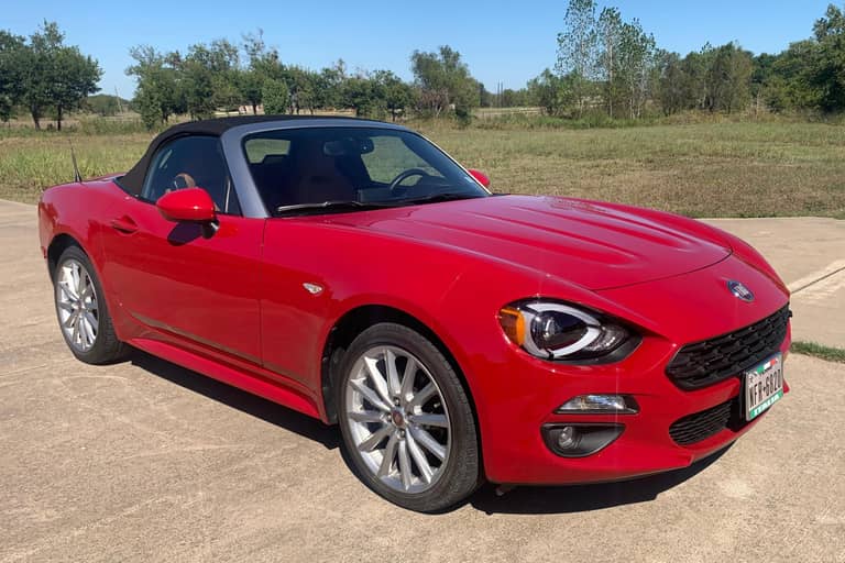 2019 Fiat 124 Spider Lusso on cars&bids
