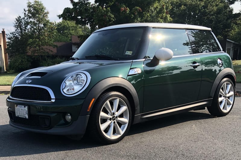 Mini Cooper S (2024) - pictures, information & specs