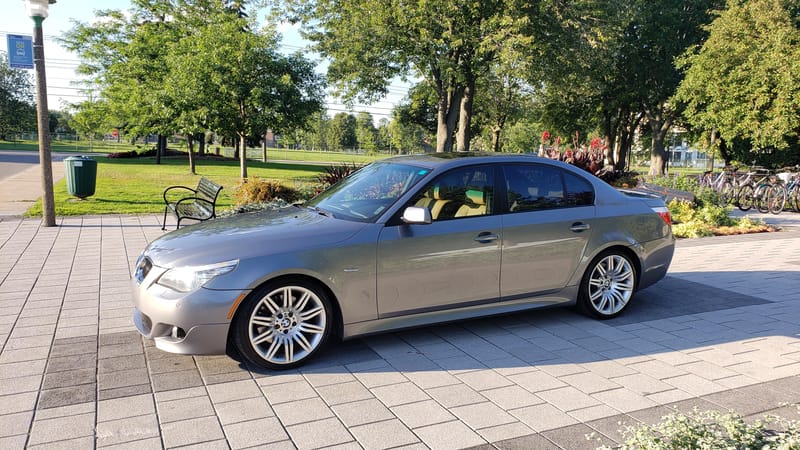 【そう】京商　1/18 BMW 550i Sedan パールシルバー Amazon.co.jp: 京商 1/18 BMW 550i セダン パールシルバー