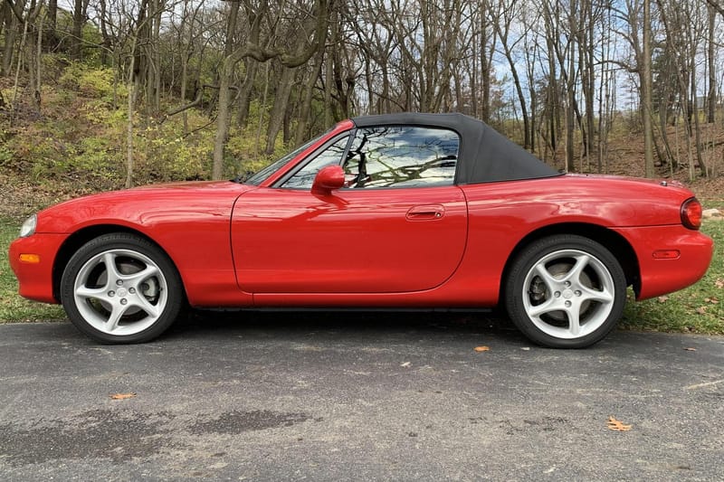 2003 Mazda MX-5 Miata auction - Cars & Bids