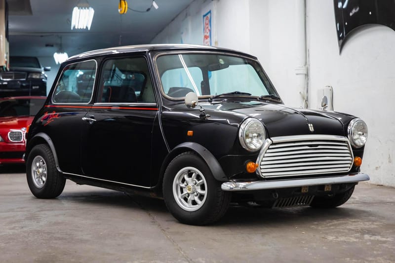 Black Classic Mini  Classic mini, Bmw black, Mini