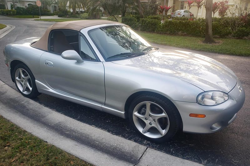 2002 Mazda MX-5 Miata LS auction - Cars & Bids