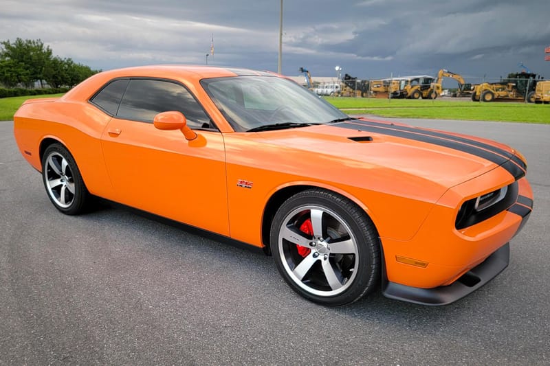 CODE TO THE DODGE CHALLENGER HISTORY CARS - Roblox