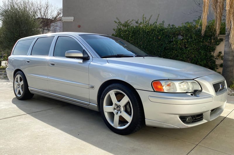 2005 Volvo V70R auction - Cars & Bids