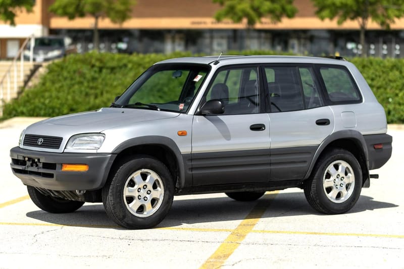 芸能人愛用のルームウェア Sale for RAV4 Toyota 1997 - Bids & Cars ホビー・楽器・アート