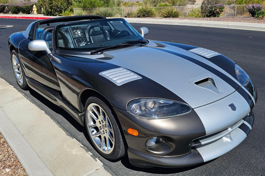 1999 Dodge Viper RT/10