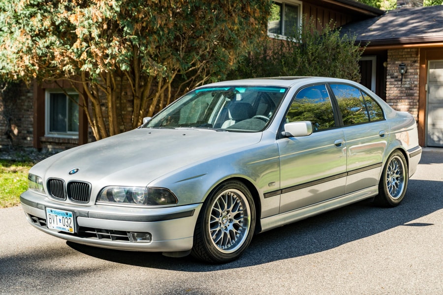 2000 BMW 540i Sedan