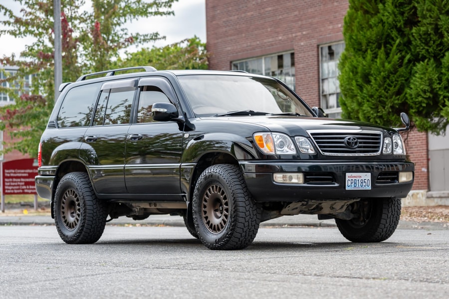1999 Toyota Land Cruiser Cygnus