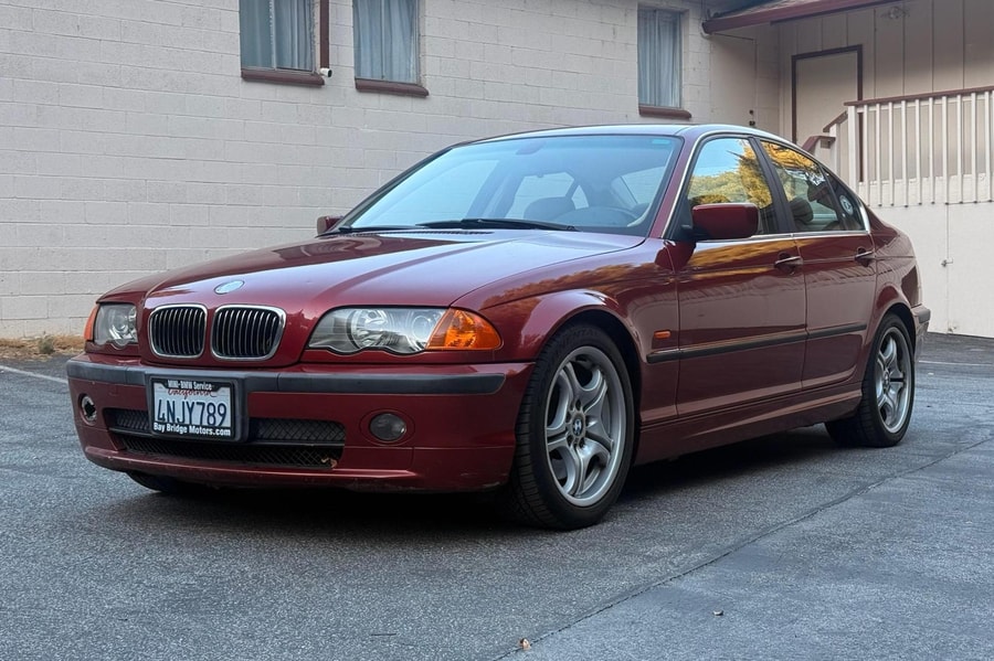 2001 BMW 330i Sedan